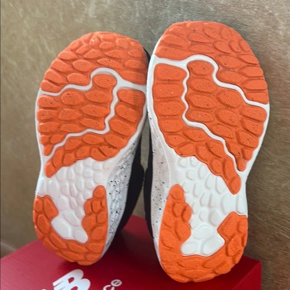NWT New Balance Infants Fresh Foam Arishi v4 Sneakers Sz: 6 - Picture 8 of 10